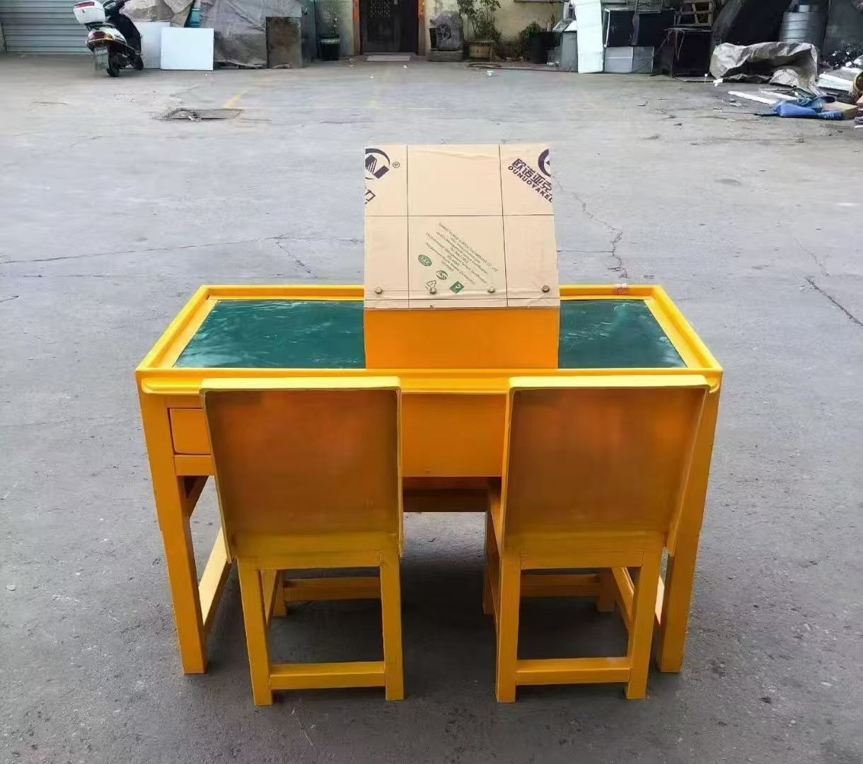 永仁防静电导通桌井下煤矿火工品发放桌：危险品流转的安全守护者